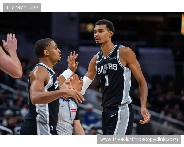 原创西部排名再度混战!马刺追平火箭,两队争夺第六席位,独行侠三连胜势头正劲